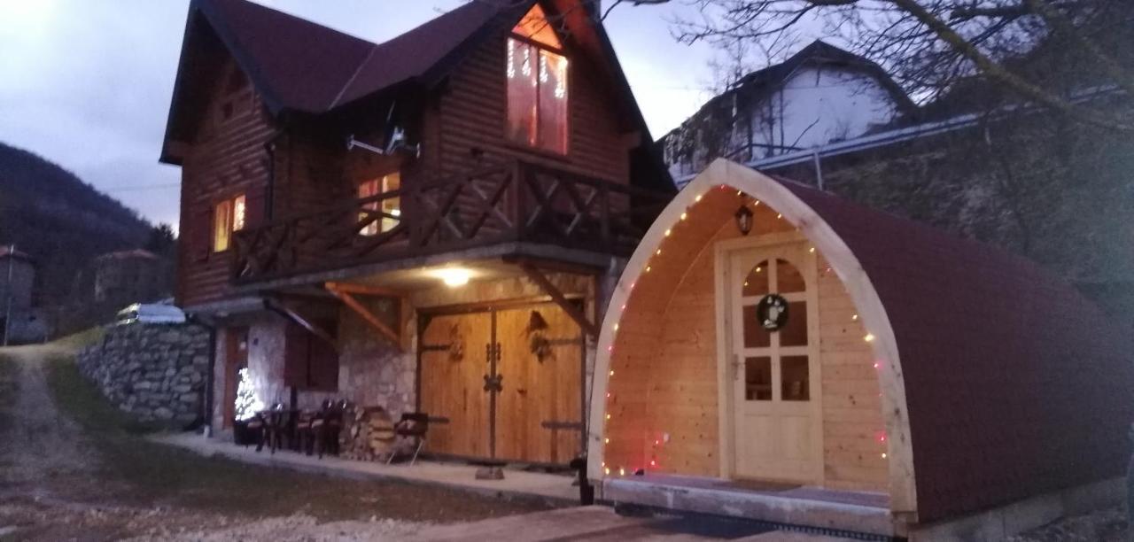 Vila Jelena - Bungalov Crni Vrh ภายนอก รูปภาพ